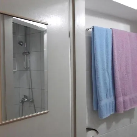 Apartament In Einem Traditionellen Steinhaus, In *